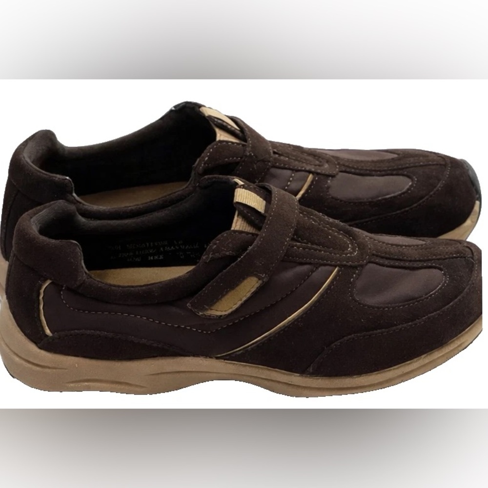 Mootsies Sport Shoe Leather Sneaker Womens Size 7.5 M Brown Strap Close Slip On